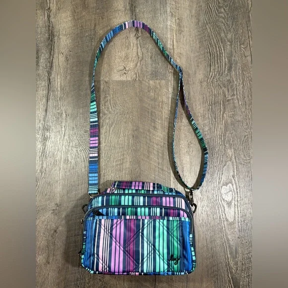 LUG Scoop SE Crossbody Bag - Picture 4 of 7